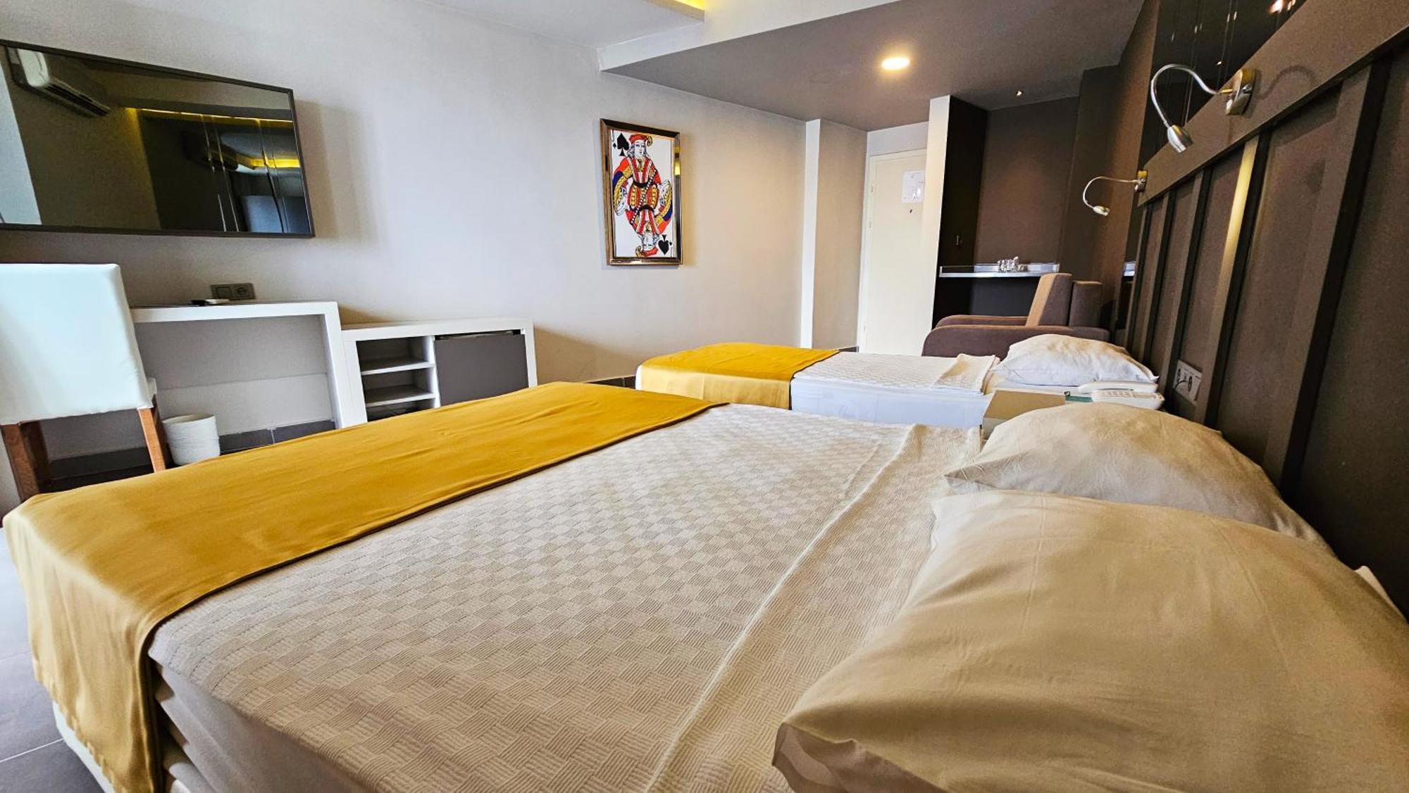 Blue Star Hotel อลันยา ภายนอก รูปภาพ